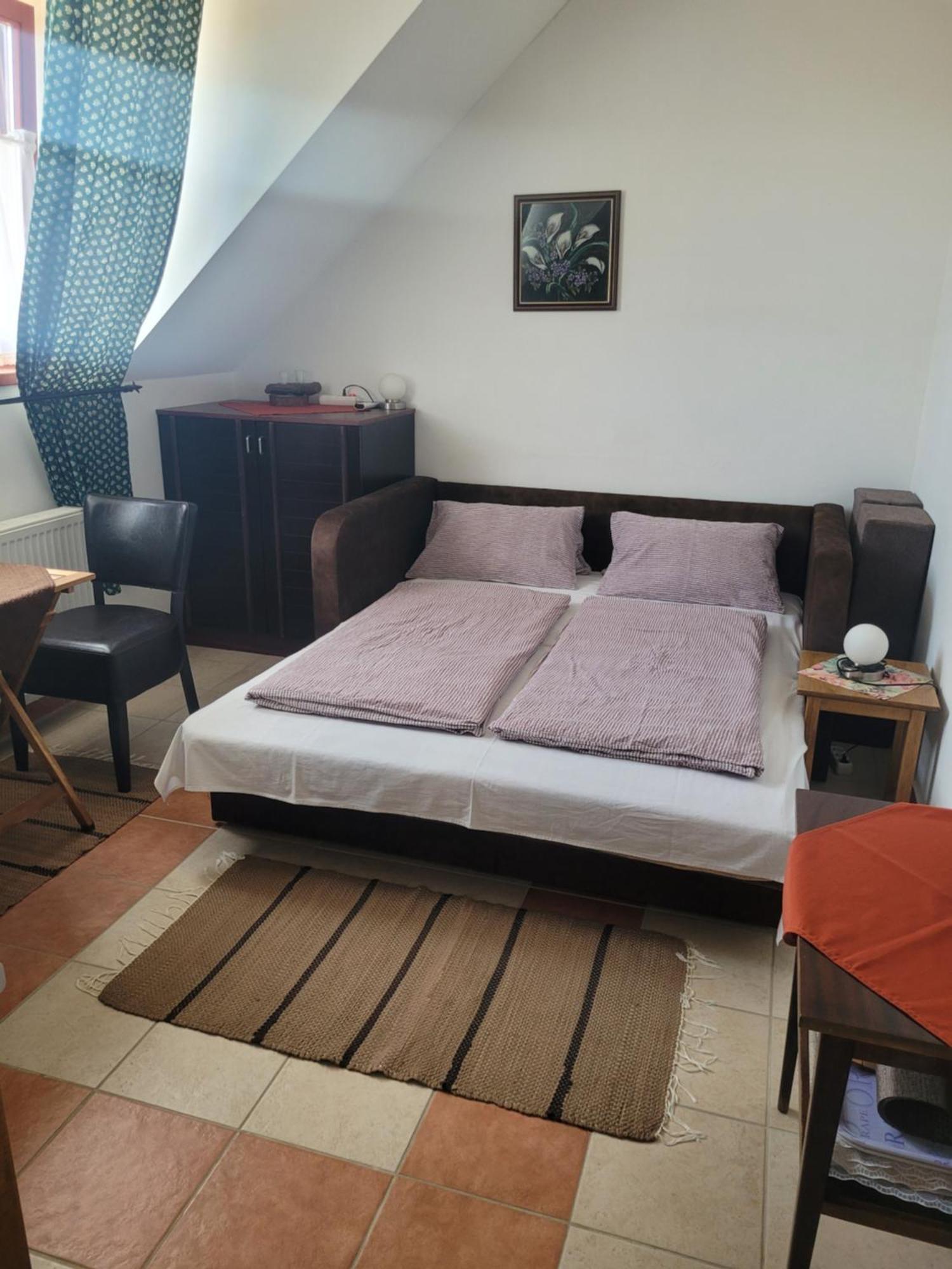 Totvar Lovas Szallashely Kovagotottos 外观 照片